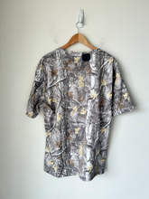 Load image into Gallery viewer, Free Planet Short Sleeve Top Size Extra Large
