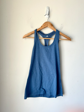 Load image into Gallery viewer, Lululemon Athletic Top Size Medium
