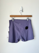 Load image into Gallery viewer, Lululemon Athletic Shorts Size 9/10
