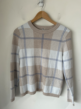 Load image into Gallery viewer, Max Studio Sweater Size Medium
