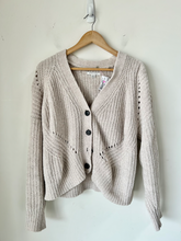 Load image into Gallery viewer, American Eagle Sweater Size Extra Small

