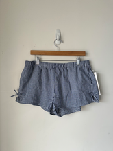 Load image into Gallery viewer, Shorts Size Large
