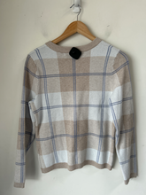 Load image into Gallery viewer, Max Studio Sweater Size Medium

