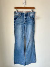Load image into Gallery viewer, Denim Size 7/8 (29)

