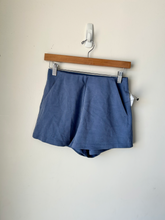 Load image into Gallery viewer, Lululemon Athletic Shorts Size Small
