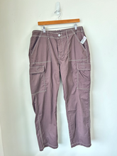 Load image into Gallery viewer, True Religion Pants Size 34
