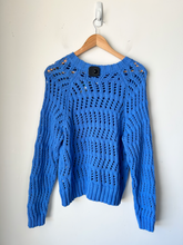 Load image into Gallery viewer, American Eagle Sweater Size Medium
