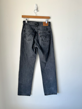 Load image into Gallery viewer, Levi Pants Size 1 (25)
