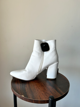 Load image into Gallery viewer, Nautica Boots Womens 10
