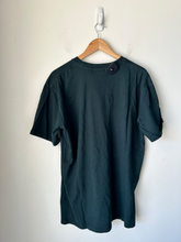 Load image into Gallery viewer, T-shirt Size Extra Large
