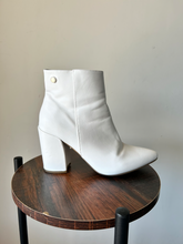 Load image into Gallery viewer, Nautica Boots Womens 10
