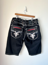 Load image into Gallery viewer, Rock Revival Shorts Size 40
