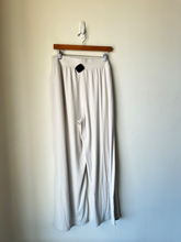 Load image into Gallery viewer, American Eagle Athletic Pants Size Extra Large
