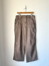 Load image into Gallery viewer, American Eagle Pants Size 11/12 (31)
