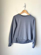 Load image into Gallery viewer, Athleta Athletic Top Size Extra Small
