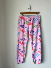 Load image into Gallery viewer, Von Dutch Pants Size Medium
