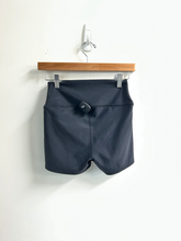Load image into Gallery viewer, Alo Athletic Shorts Size Small
