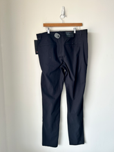 Load image into Gallery viewer, Lululemon Athletic Pants Size Extra Large
