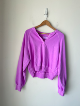 Load image into Gallery viewer, Old Navy Sweatshirt Size Medium
