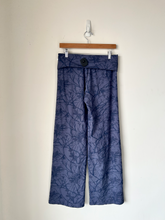Load image into Gallery viewer, Wild Fable Pants Size Small
