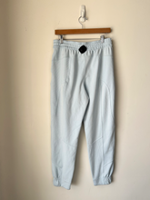 Load image into Gallery viewer, Lululemon Athletic Pants Size 7/8 (29)
