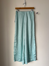 Load image into Gallery viewer, Princess Polly WB Pants Size Small
