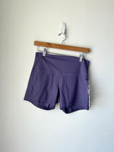 Load image into Gallery viewer, Lululemon Athletic Shorts Size 9/10
