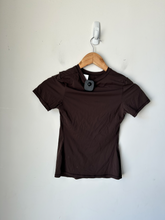Load image into Gallery viewer, Skims Short Sleeve Top Size Small
