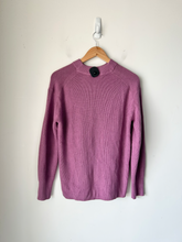 Load image into Gallery viewer, Lululemon Sweater Size Small
