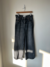 Load image into Gallery viewer, Bdg Denim Size 3/4 (27)
