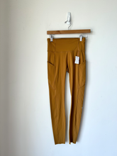 Load image into Gallery viewer, Lululemon Athletic Pants Size Small

