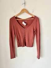 Load image into Gallery viewer, American Eagle Long Sleeve Top Size Small
