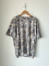 Load image into Gallery viewer, Free Planet Short Sleeve Top Size Extra Large
