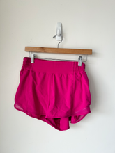 Load image into Gallery viewer, Lululemon Athletic Shorts Size 9/10
