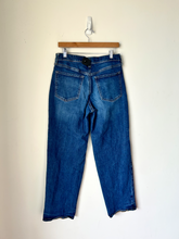Load image into Gallery viewer, Old Navy Denim Size 9/10 (30)
