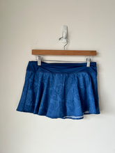 Load image into Gallery viewer, Kyodan Athletic Shorts Size Small
