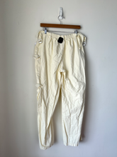 Load image into Gallery viewer, Vanilla Star Pants Size Large
