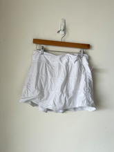 Load image into Gallery viewer, Lululemon Athletic Shorts Size 9/10
