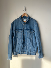 Load image into Gallery viewer, Calvin Klein Denim Outerwear Size Extra Large
