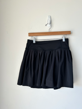 Load image into Gallery viewer, Athleta Athletic Shorts Size Small
