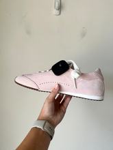 Load image into Gallery viewer, Casual Shoes 10
