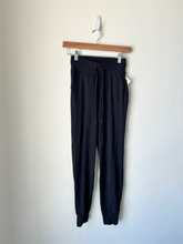 Load image into Gallery viewer, Lululemon Athletic Pants Size 0 (24)
