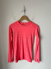 Load image into Gallery viewer, Lululemon Athletic Top Size Small
