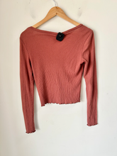 Load image into Gallery viewer, American Eagle Long Sleeve Top Size Small
