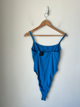 Load image into Gallery viewer, Skims Tank Top Size Large
