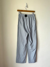 Load image into Gallery viewer, Victoria's Secret Pants Size Extra Small
