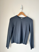 Load image into Gallery viewer, Lululemon Athletic Top Extra Extra Small
