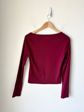 Load image into Gallery viewer, Aeropostale Long Sleeve T-Shirt Size Large
