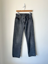 Load image into Gallery viewer, Levi Pants Size 1 (25)
