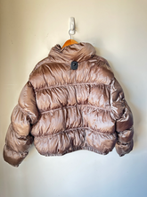 Load image into Gallery viewer, Wild Fable Heavy Outerwear Size Large
